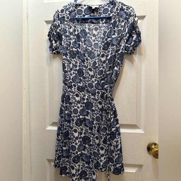 Los Angeles Atelier & Other Stories Dresses & Skirts - & Other Stories Navy and White Floral Wrap Midi Dress